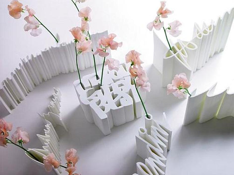 Frank Tjepkema je imel drzno zamisel – podpis izdelajo iz belega porcelana.