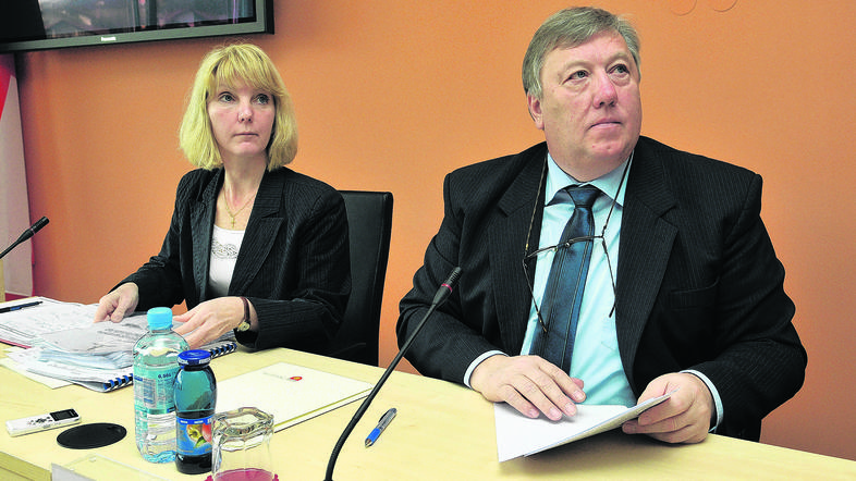 V. d. direktorice Občinske uprave Logatec Nevenka Malavašič in župan Berto Menar