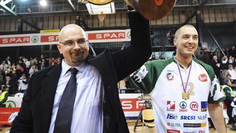 Džikić je z Olimpijo že dvigoval pokale.