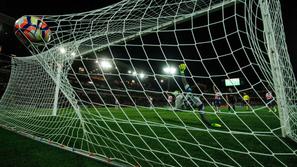 gol mreža zadetek žoga nogomet