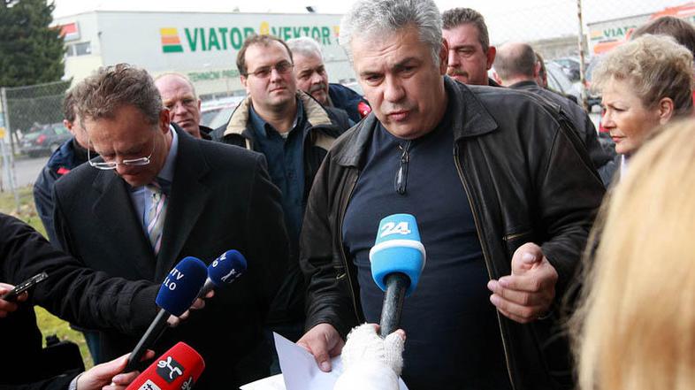 Vodstvo in delavci Viator&Vektorja so končali pogajanja. (Foto: Nik Rovan)