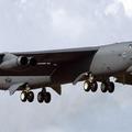 V strmoglavljenju ameriškega bombnika B-52 na otok Guam naj bi umrla celotna šes