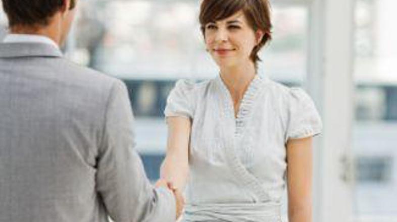 "Hm, tole je pa Joži-podobna-roži iz gornjega nadstropja."