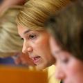 Odgovarjala bo ministrica Mojca Kucler Dolinar.