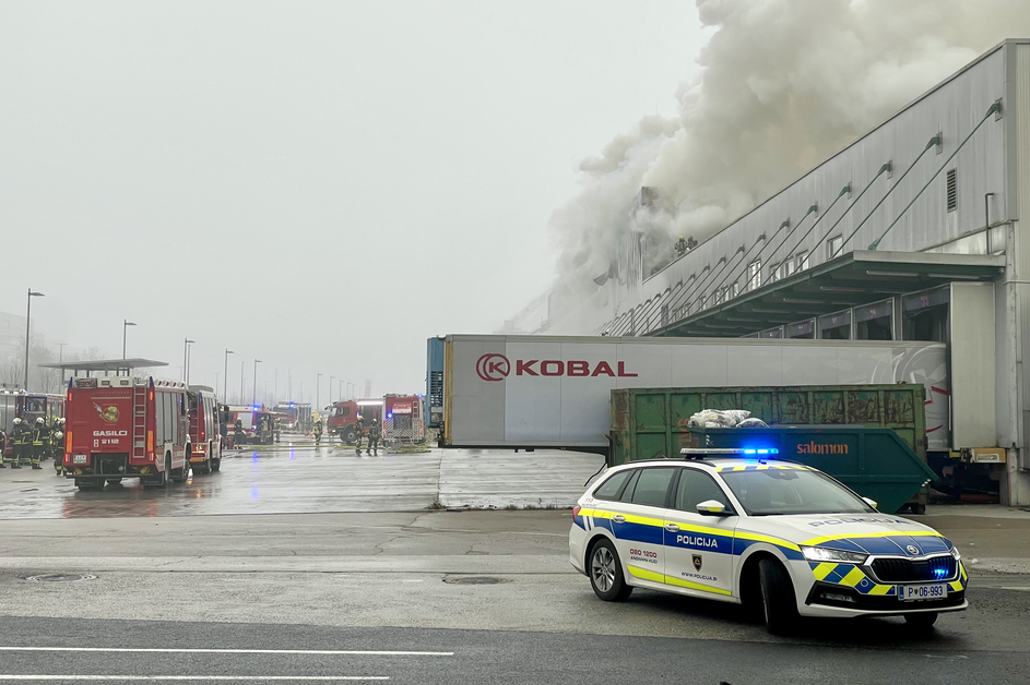 Požar skladišča Špar v BTC