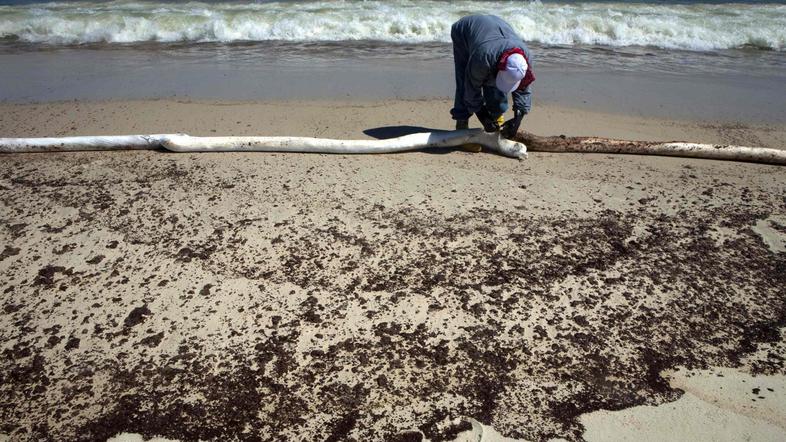 Vodstvo britanske naftne družbe BP je pristalo na odprtje posebnega računa za od