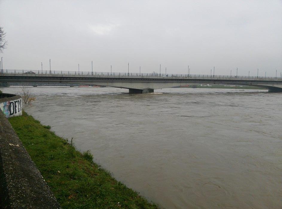 Narasla Drava na Ptuju