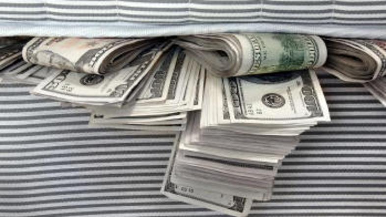 Če bi nesrečna hči videla denar v žimnici, je ne bi zamenjala.