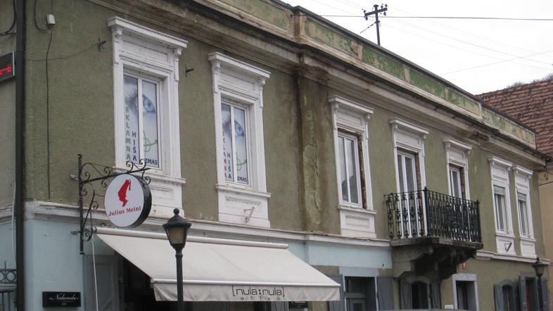 Po razsodbi je obdolženi z odvetnikom in pričo odšel na pijačo v lokal Nula nula