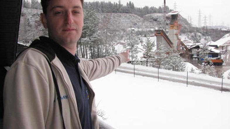 Žiga Konjar s Podrebri se z vplivi asfaltne baze srečuje iz prve vrste. (Foto: I