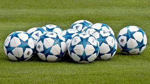 Liga prvakov, žoge