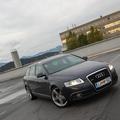 Šestica tako zunaj kot znotraj še ni za staro šaro. S tem motorjem, menjalnikom 