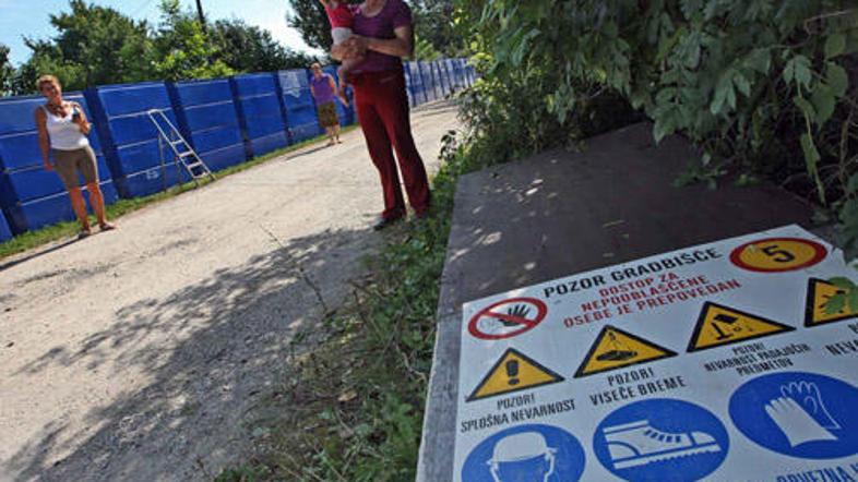 Po navedbah župana Zorana Jankovića je dogovor za prodajo stanovanj v barakah in