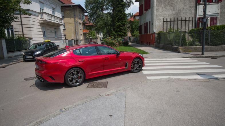 AVP in kia stinger