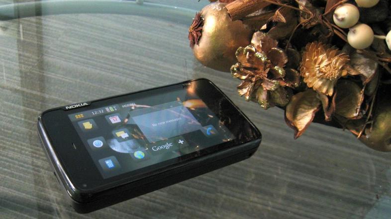 N900 je najprej računalnik, šele nato telefon. (foto: Žurnal24).