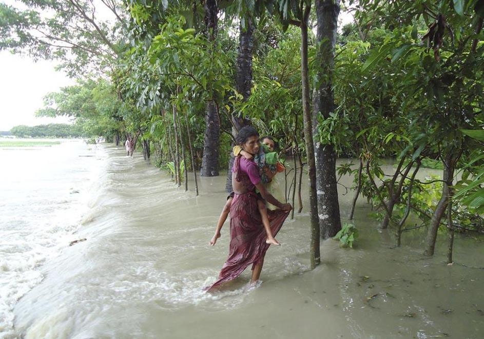 Bangladeš, neurje, nevihta, poplave, dež, uničeni domovi