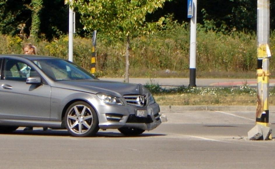 Mercedes v drog