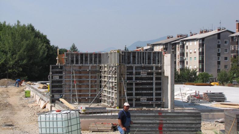 Gradbišče bodočega Lidla in Hoferja. (Foto: Iztok Golob)