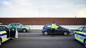 policija Slovenija zaščitne maske