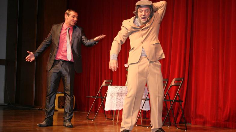 Stara mačka na kvizu Lepo je biti star