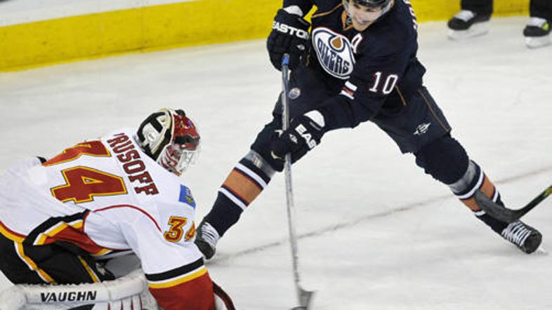 Shawn Horcoff (desno) je dosegel gol in podajo.