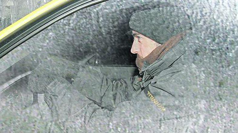 Mrzli avtomobili niso samo neprijetni, temveč tudi nevarni, saj voznik v takšnem