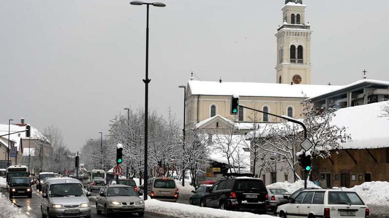 Včeraj so predstavniki Vo-Ke obiskali bližnjo osnovno šolo, gimnazijo in Četrtno