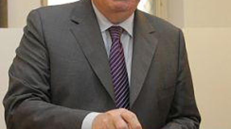 Andrej Bajuk je lahko glas oddal šele na Adamič-Lundrovem nabrežju.