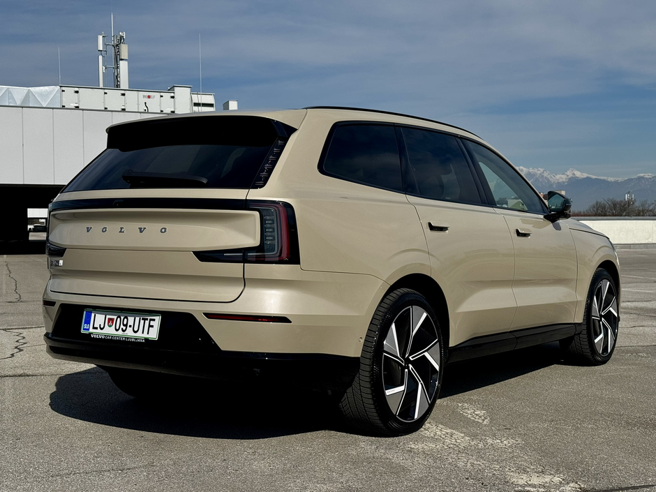 Volvo EX90 in XC90 | Avtor: Andrej Leban