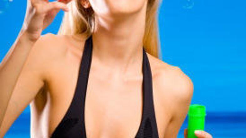 Sonce vabi k razposajenosti, a skriva tudi nevarnosti.