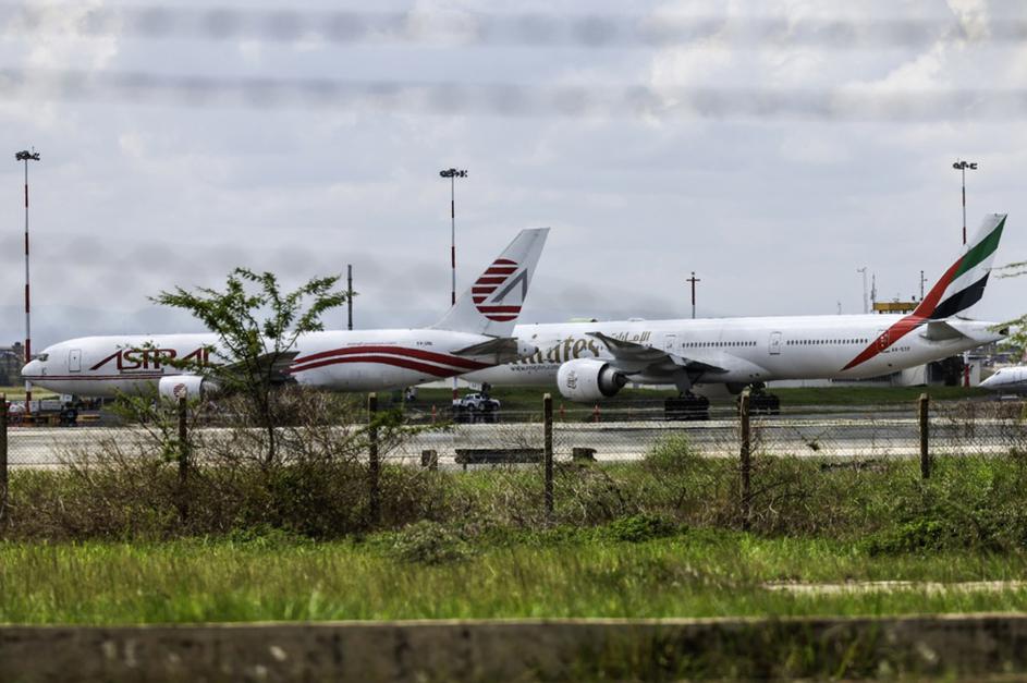letalo letališče potniki
