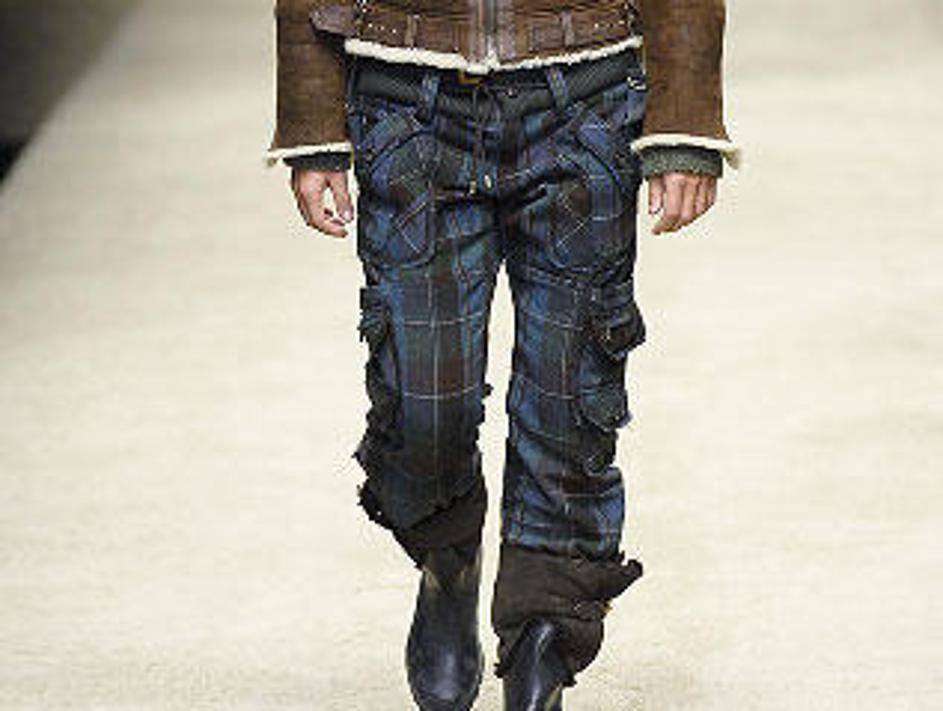 Karo tudi na športno-elegantnih moških hlačah.