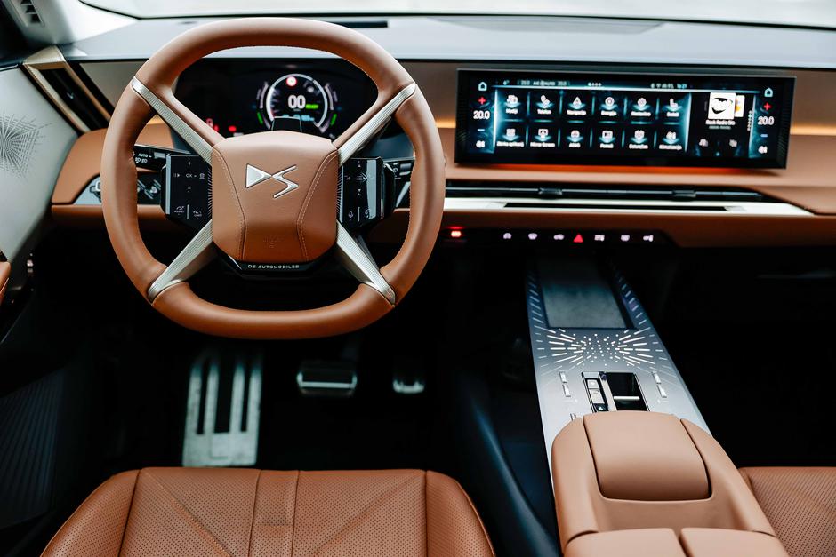 DS N°8 | Avtor: Saša Despot