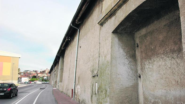 Nekdanje skladišče soli Libertas ostaja v lasti MOK. (Foto: Barbara Milavec)