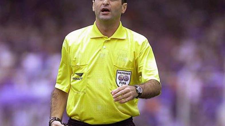 Simon si je privoščil nedopustno napako.