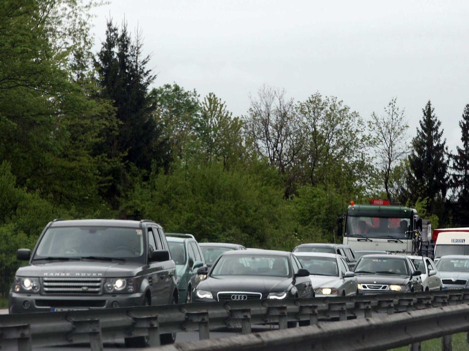 Zastoji so nastajali na cestah proti Primorski. | Avtor: Žurnal24 main