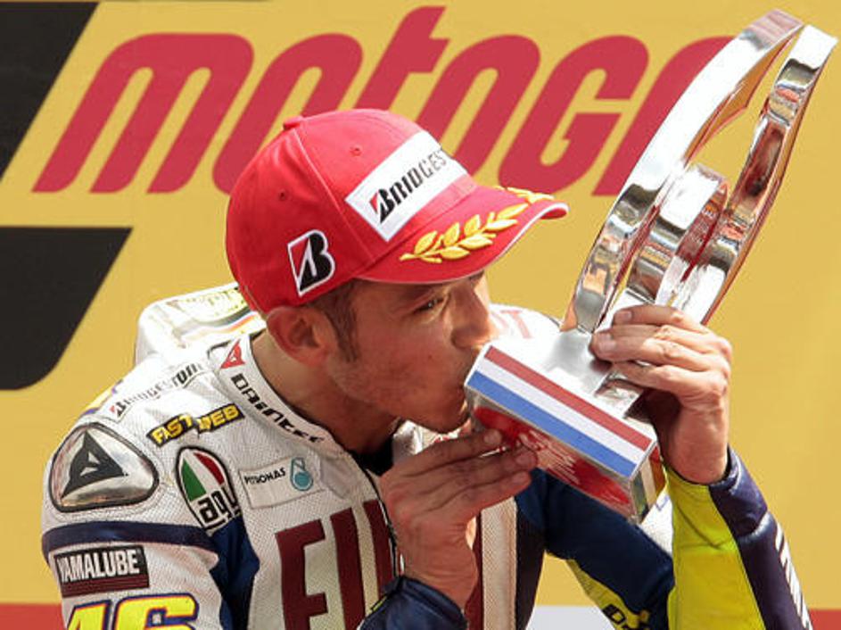 Valentino Rossi pravi, da lahko zmaguje še do svojega 34. leta.