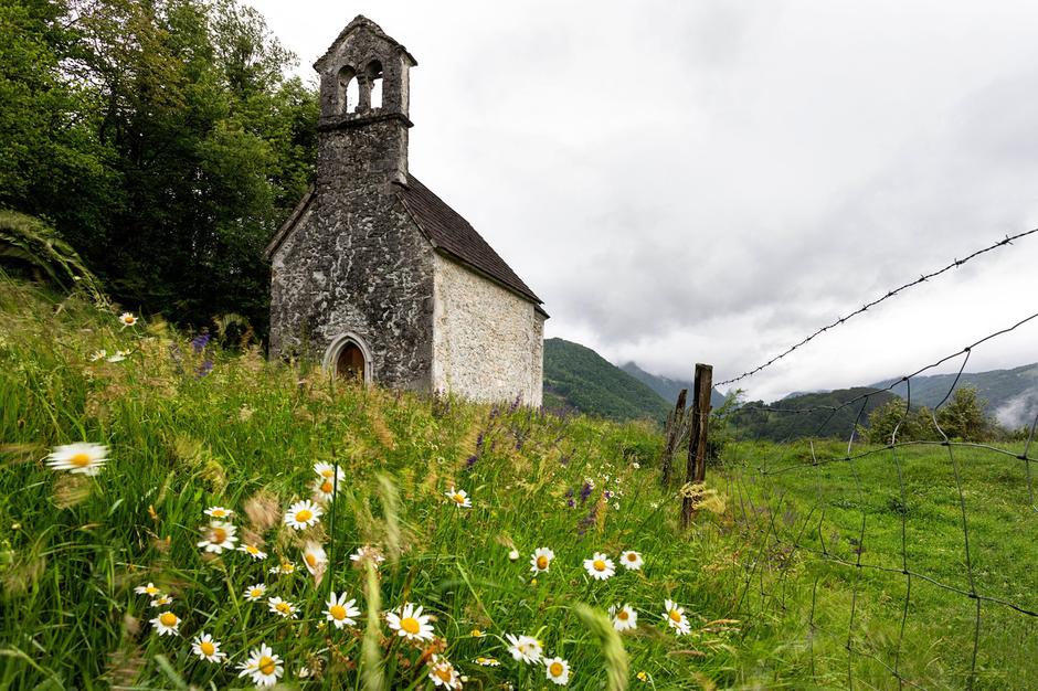 Vreme, ljubinj, stara cerkev, pomlad, | Avtor: Profimedia