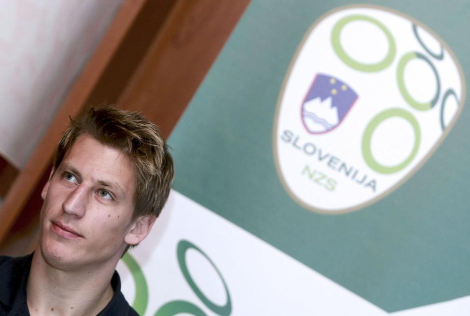 birsa grb nzs slovenska nogometna reprezentanca dres | Avtor: Saša Despot