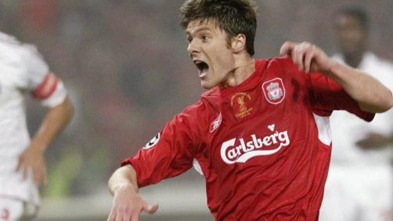 Xavi Alonso naj bi rdeči Liverpoolov dres zamenjal za črno-beli dres Juventusa.