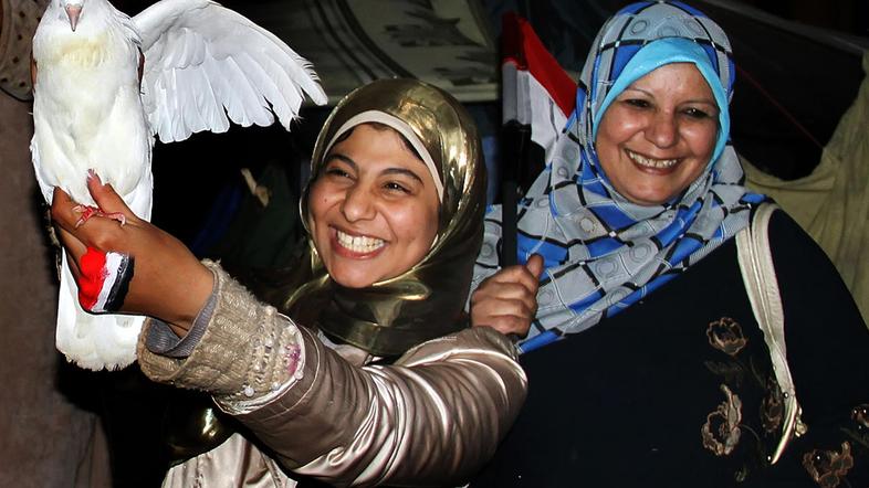 EGIPT, ODSTOP MUBARAKA, PROSLAVLJANJE, VESELJE, PROTESTNIKI, PRAZNOVANJE