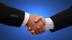 Gašparič poudarja, da iz Kitajske veliko več uvažamo, kar pomeni, da imamo ogrom