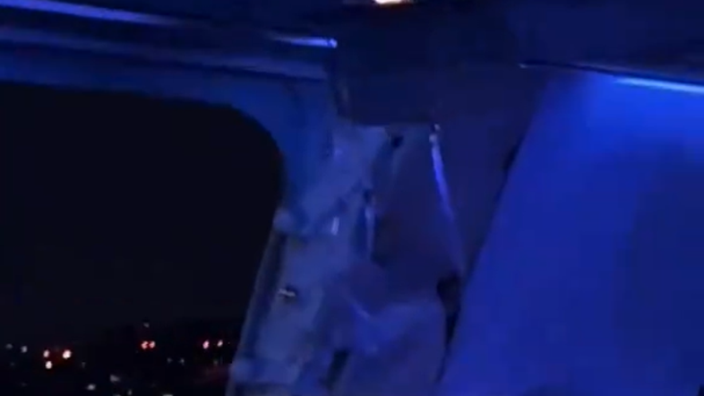 Letalu odtrgalo zasilni izhod