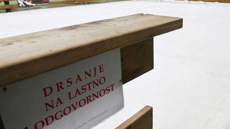 Ob nakupu karte dobi vsak brezplačno čaj, družine ob nakupu treh kart ali več pr