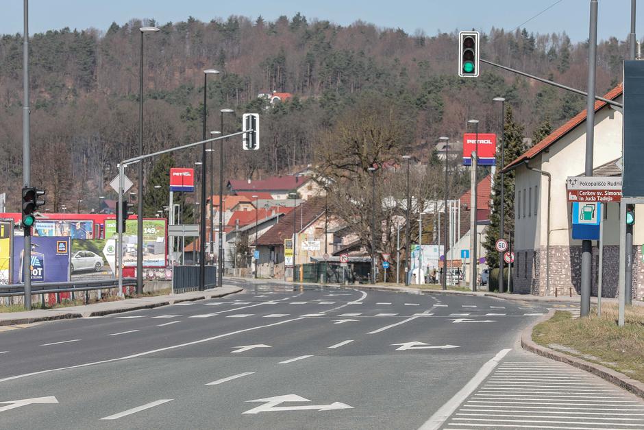 prazne prometnice | Avtor: Saša Despot