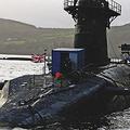 Britanska podmornica HMS Vanguard meri v dolžino 150 metrov, njun premer dosega 