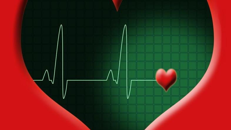 Kar pri dveh tretjinah klicev zaradi težav s srcem gre za lažni alarm, pravijo v