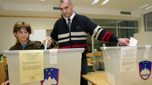 O zahtevi za razpis referenduma o zakonu o preprečevanju dela in zaposlovanja na