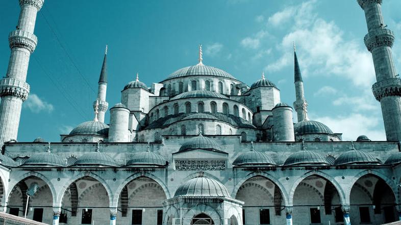 Modra mošeja je edina istanbulska mošeja s šestimi minareti. (Foto: Shutterstock