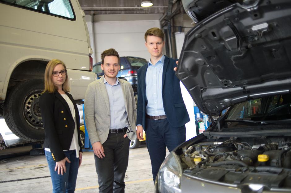 Autoanalitica | Avtor: Anže Petkovšek